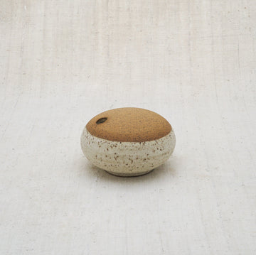 Exposed Clay- Single Stem Flower Frog