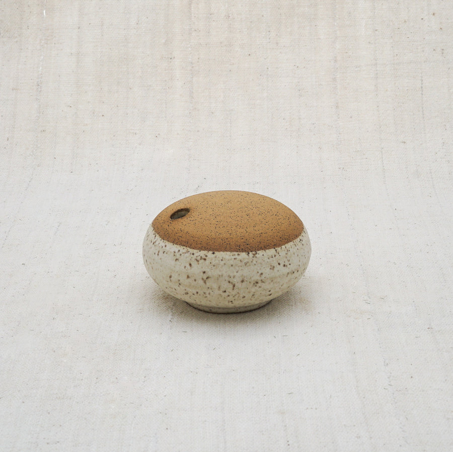 Exposed Clay- Single Stem Flower Frog